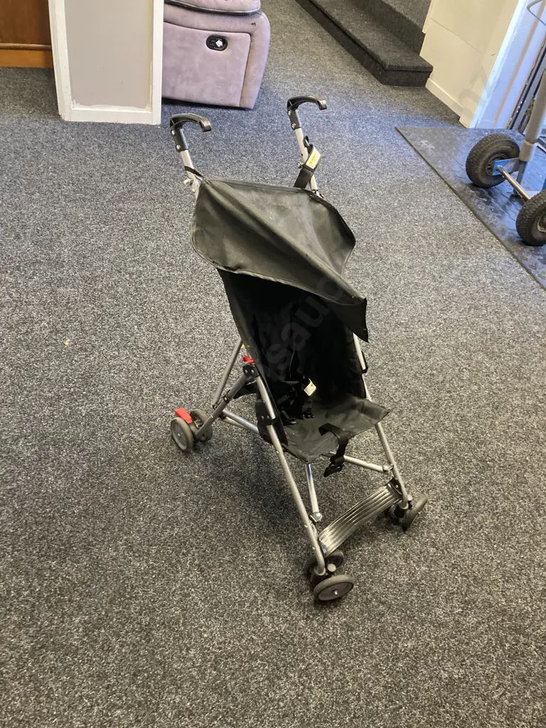 Safety 1st Childs Car Seat With Stroller Image 1++